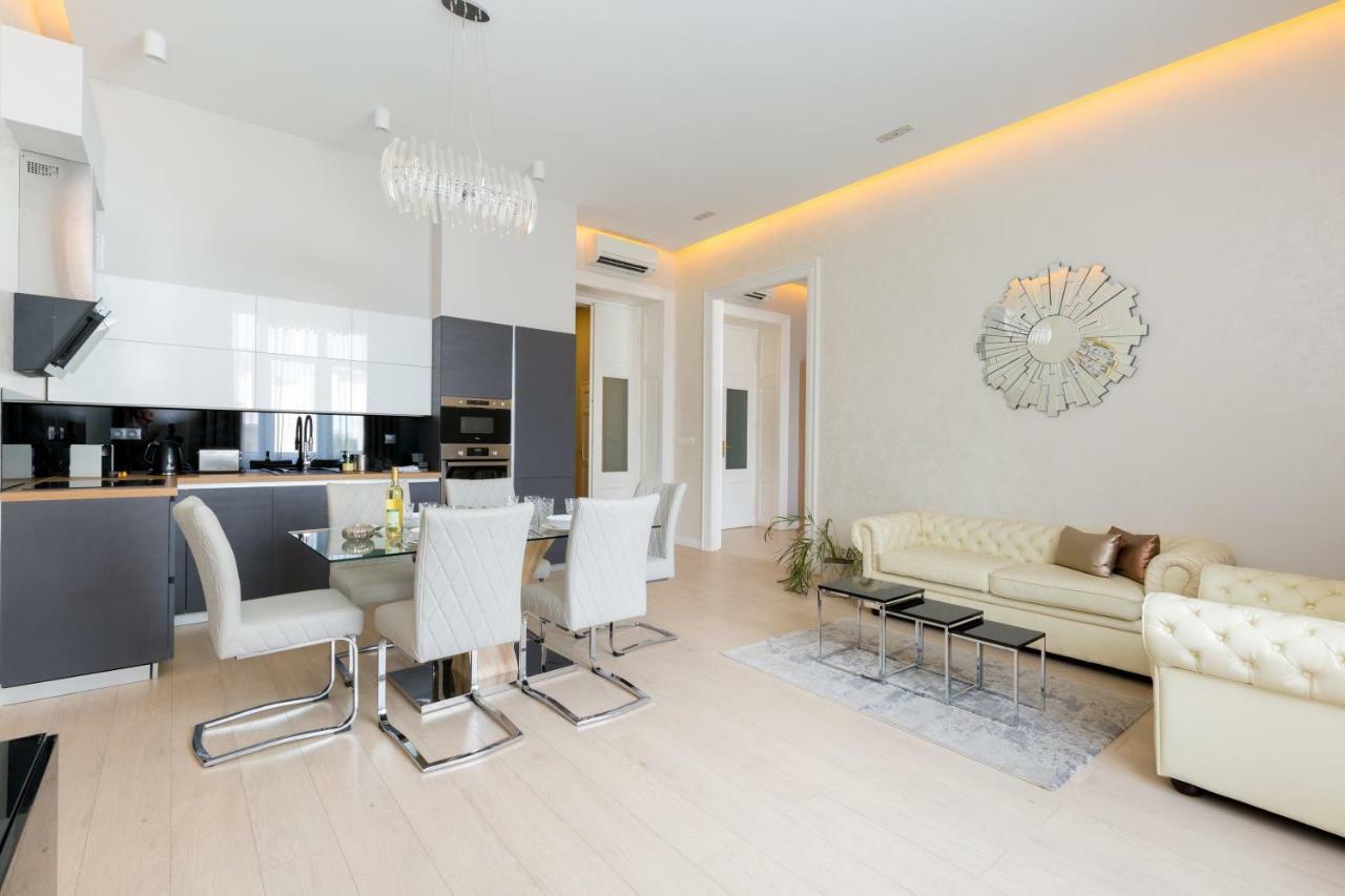 Grand Designer Dream Home In The Center W 3Br/3Bath ブダペスト エクステリア 写真