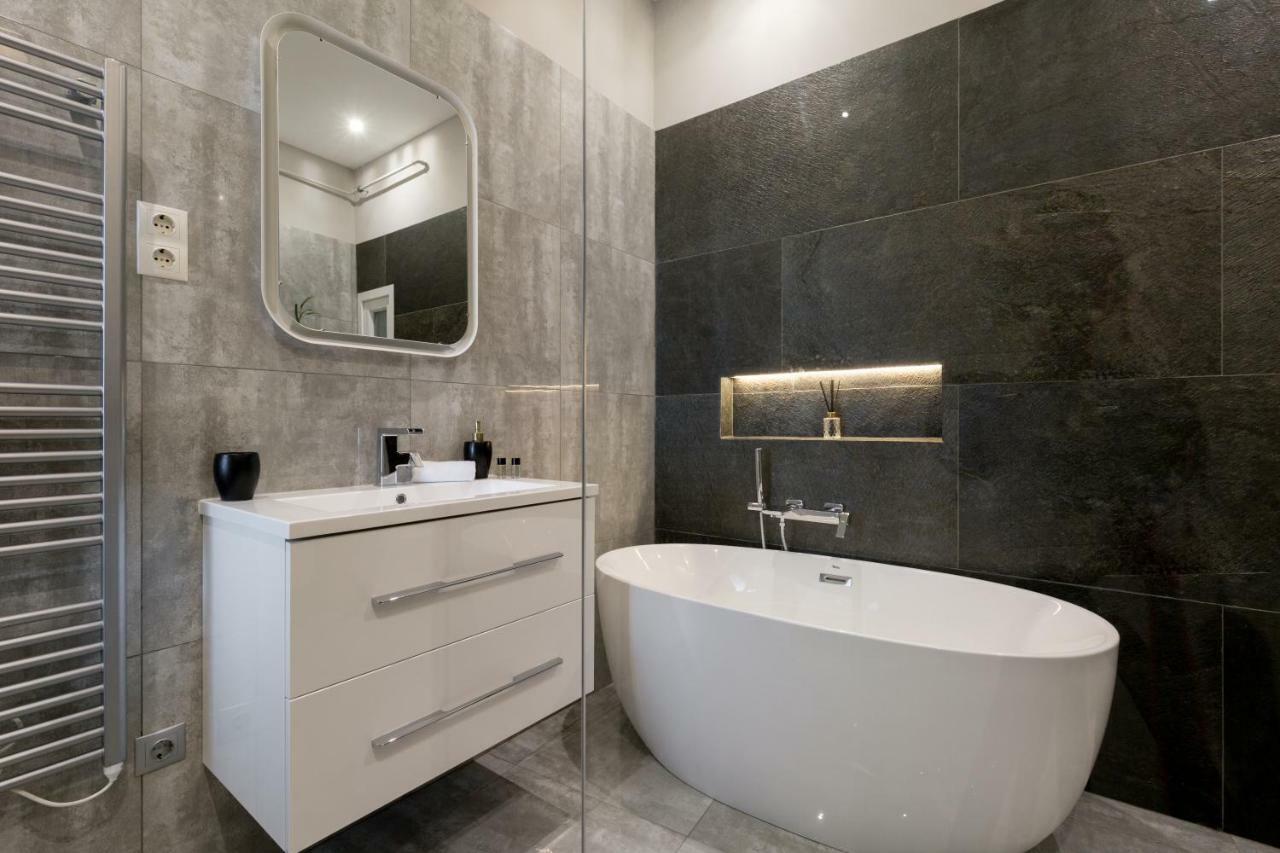 Grand Designer Dream Home In The Center W 3Br/3Bath ブダペスト エクステリア 写真